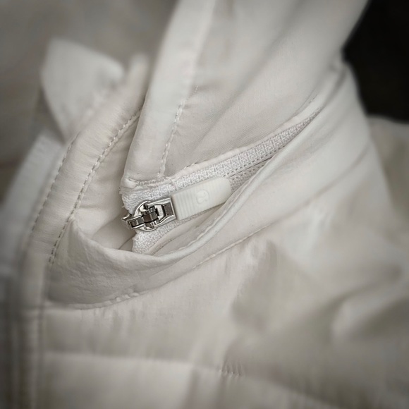 Lululemon White Primaloft Vest w/ Hood Sz 8 - Picture 3 of 6